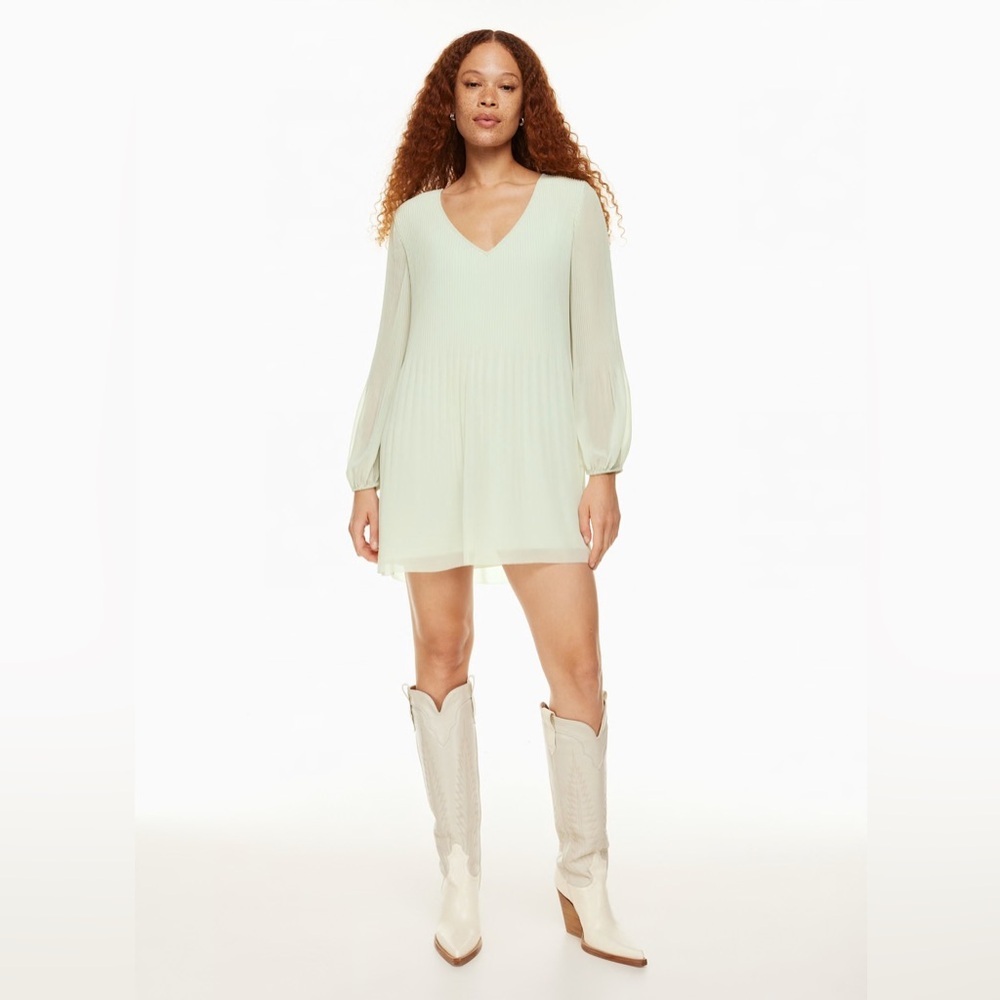 Aritzia Wilfred Daydreamer V-neck Dress